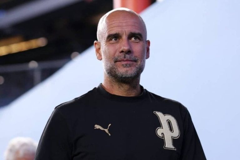 جوارديولا يستعد للعودة إلى ملعب الاتحاد لمساندة مانشستر سيتي أمام باريس سان جيرمان
